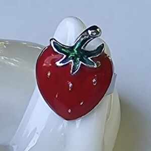 🍓 Strawberry Ring